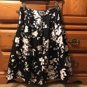 Forever 21 black and white floral midi skirt
